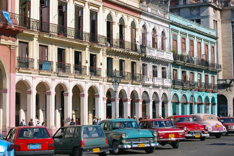 Havana is een lust voor het oog met zijn barokke architectuur en prachtige musea. Sinds de stad door Unesco tot cultureel erfgoed is verklaard, wordt het gerenoveerd om in oude glorie te herstellen.