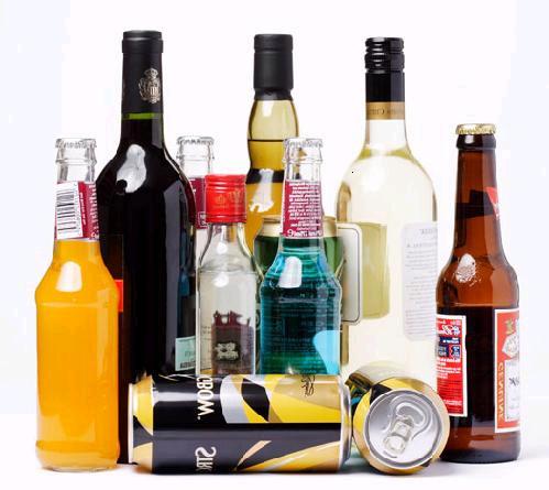 ALCOHOL ALCOHOLWET Verdovend effect: Verdooft de remmingen: je wordt losser Afname reactiesnelheid, slechtere coördinatie Zelfoverschatting
