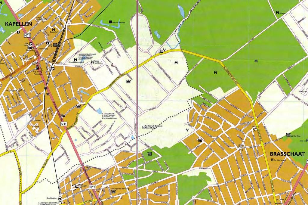 2.3. Micro Het plangebied ligt temidden van de open ruimte tussen de kernen Brasschaat en Kapellen. Het gebied wordt doorsneden door de gemeentegrens.