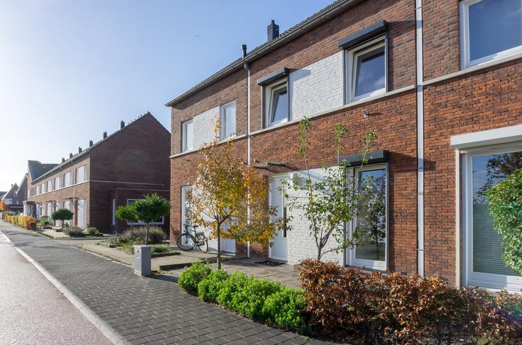 Zuiderdreef 47 4616 AJ Bergen op Zoom Inleiding Wonen in de nieuwe wijk De Markiezaten? Ik mag u deze uitgebouwde woning aanbieden in de Zuiderdreef 47.