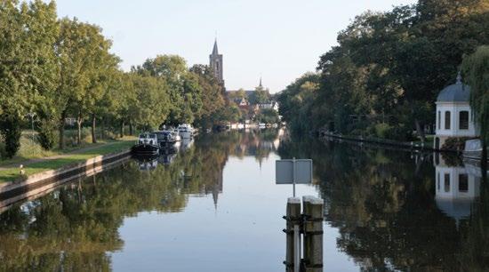 Verbeteren voorzieningen voor jongeren vanaf 12 jaar 9. Versterken van de dorpskern met name gericht op winkel- en horecavoorzieningen en activiteiten 10.