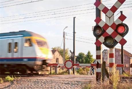 Trein (Train): Ieper-Poperinge-Ieper Heen: Slagbomen in Brandhoek dicht tussen 14h45 en 14h47