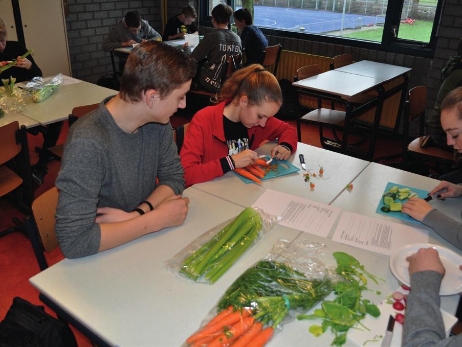 Op dag 3 gingen de leerlingen de school uit. Ze bezochten een kerk, een moskee, de dag- en thuislozenopvang en de voedselbank.