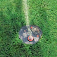 En in combinatie met een besproeiingscomputer zelfs 's nachts of als u op vakantie bent Onzichtbaar Sproeikop komt pas bij waterdruk omhoog uit de grond Trefzeker sproeien Precisie sproeiband voor