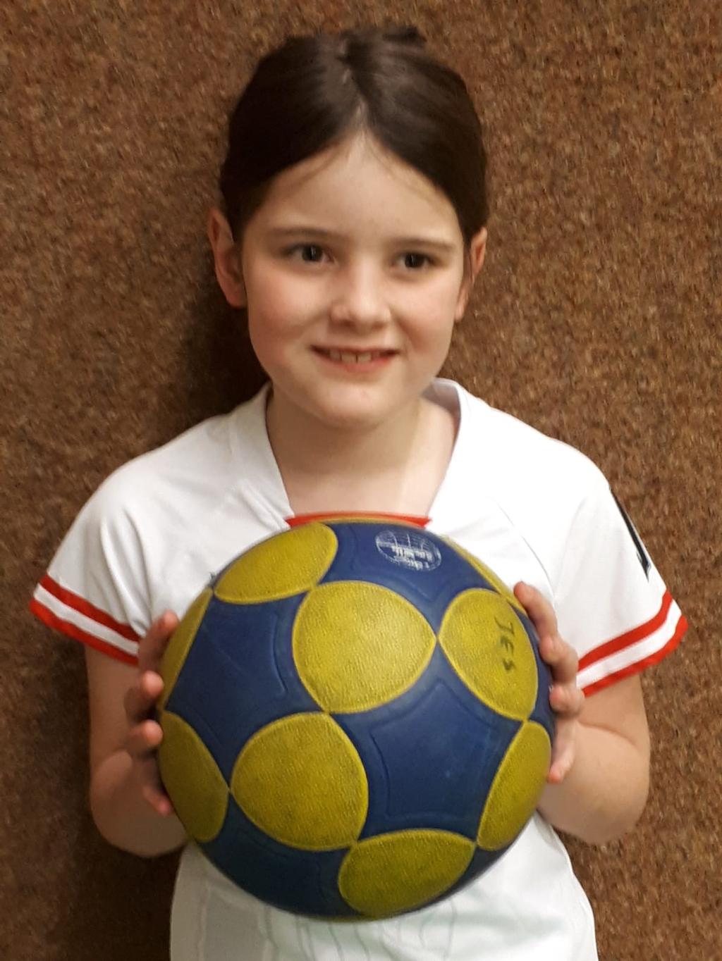 PUPIL VAN DE WEEK Ik ben Anne van den Heuvel,en ik ben 9 jaar en speel bij de d2.