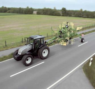 Daarom heeft de Swadro 1010 verschillende rotordiameters met verschillende toerentallen. De voorste harkrotor heeft 10, de middelste en de achterste ieder 13 tandarmen.