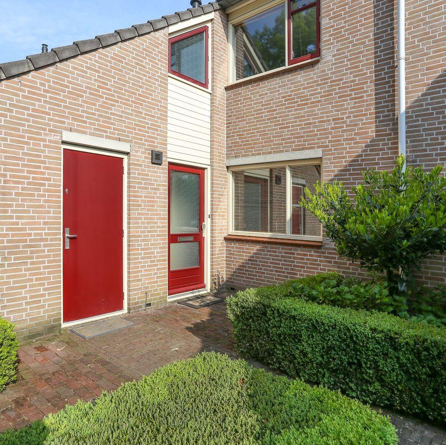 Kenmerken Soort eengezinswoning Inhoud 416 m³ Type tussenwoning Bouwjaar 1989 Kamers