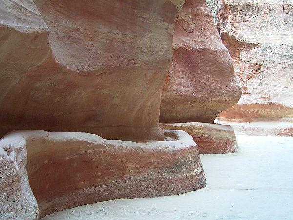 JORDANIE Algemene informatie Wie van cultuur en geschiedenis houdt, kan in Jordanië zijn hart ophalen. Niet voor niets wordt deze regio de bakermat van de beschaving genoemd.