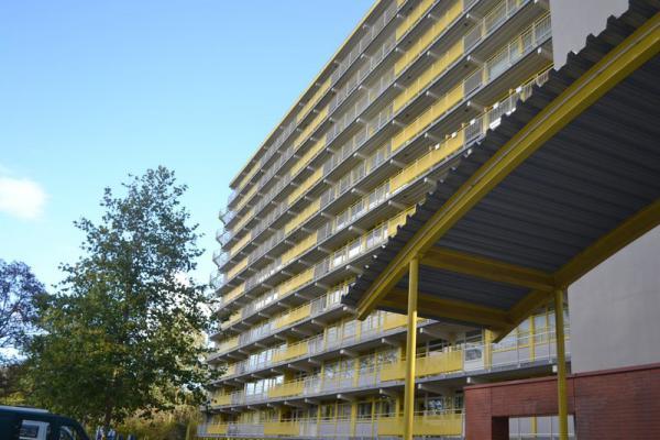 Omschrijving zeer ruim appartement met berging op de begane grond.