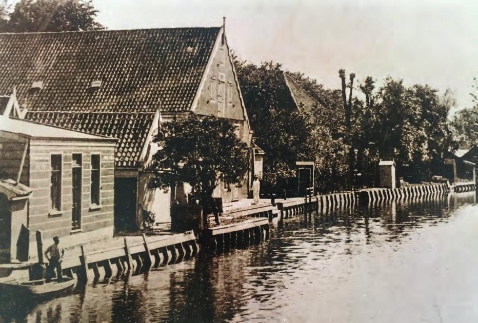 Verkoper vertelt Ons huis, kaaspakhuis TipTop, kent een rijke historie. Op basis van een kaart uit 1686 kan met redelijke zekerheid gesteld worden dat TipTop toen al gebouwd was als kaaspakhuis.