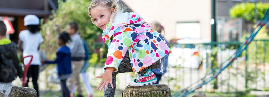 De basisschoolleerkracht centraal Meer natuur = minder stress? Zeeland heeft bijna 200 basisscholen, waar 3.625 leerkrachten werken. 46 Samen geven zij meer dan 30.