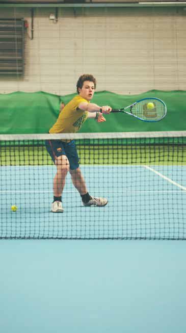 JEUGD TENNIS VOLWASSENEN TENNIS Tennis algemeen Tennis tieners - junioren (9-18 jaar) Tennis algemeen - volwassenen (+18) Tennis voorjaarscursus vervolmaking (+18) Voor de tenniscursussen kunnen