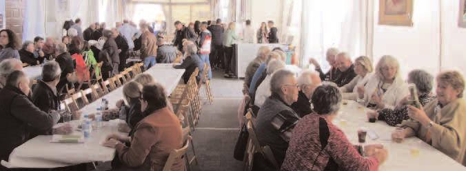 We werden ontvangen door de burgemeester en de wethouder in een grote tent naast het stadhuis.