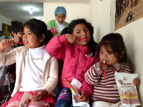 Tandartsproject Cusco Voor de derde keer gingen Stichting INTI en Stichting El Fuego een samenwerking aan voor de organisatie van een tandartsencampagne, daar waar tekort is aan tandenborstels en
