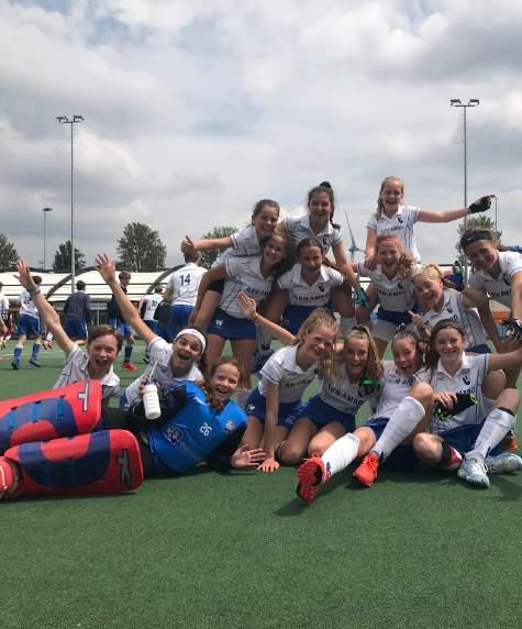 Meisjes C2 sluit sportief seizoen subliem af! Kiki, Angelina, Megan, Bibian, Nevaeh, Femke, Aimée, Joli, Jines, Lena, Emma, Eva, Esmée, Benthe en Mare zijn de teamgenootjes van MC2 2018/2019.