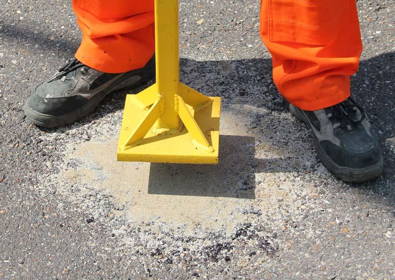 Het heeft een zeer goed indringend vermogen in zuigende ondergronden zoals beton, gasbeton, mortel, baksteen, kalkzandsteen en pleisterwerk.