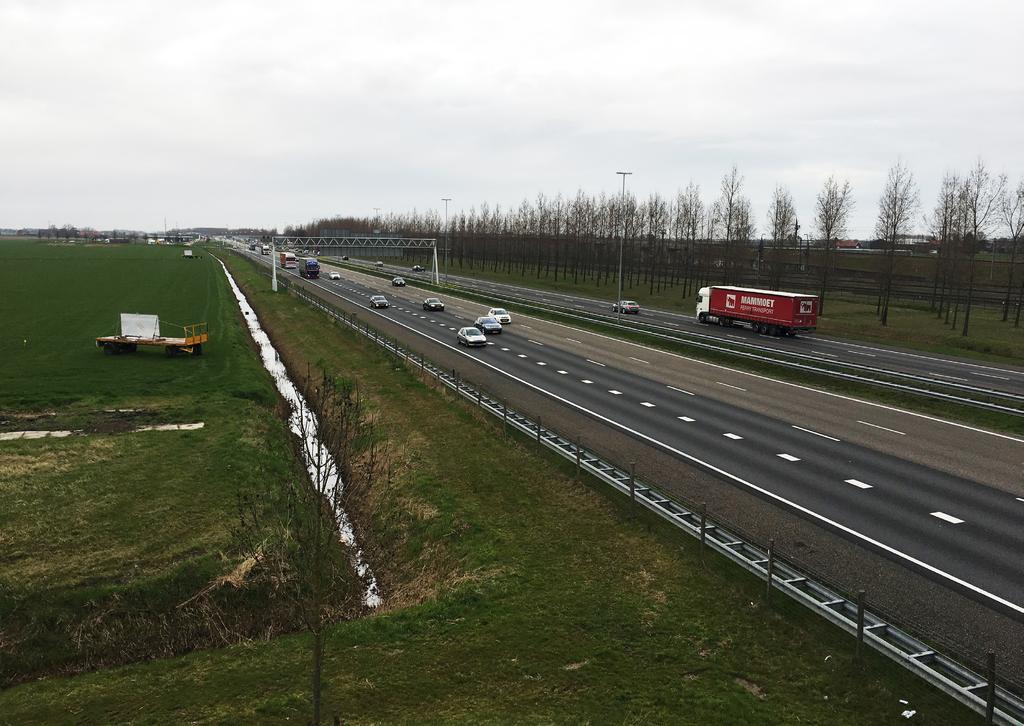 Het snelweglandschap van de A16 - knooppunt Klaverpolder Het