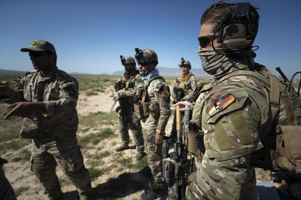 4 Samenvatting intranet Weekoverzicht Defensieoperaties 24 juli 2019 12:00 In Afghanistan roteerden de Nederlandse militairen van