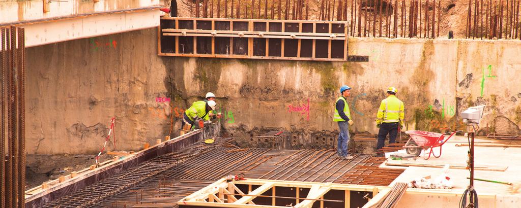 BETONBRUGGETJES, PIKETTEN, STELKLOSSEN, WIGGEN EN HOUT VOOR VERLOREN BEKISTING Betonbruggetjes FSC 100 % 22 x 50 mm, Pootjes van 20 cm gepunt, stevig geniet Bundels à 16 stuks Lengte 60, 80, 100 en