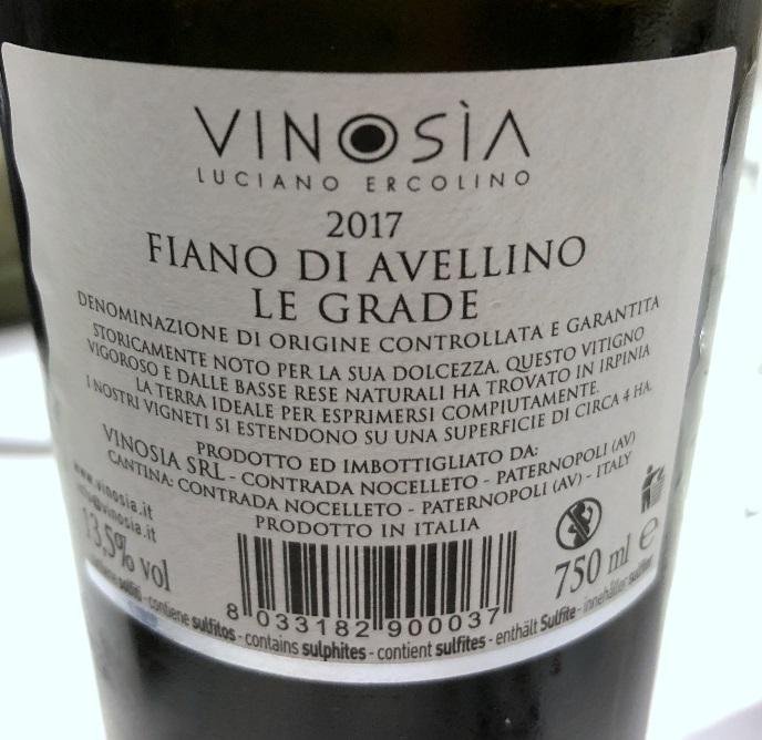 Om zich Fiano de Avellino te noemen moet de wijn tenminste voor 85% van de fianodruif gemaakt worden. Het overige deel mag worden aangevuld met de Greco of Trebbiano Toscano.
