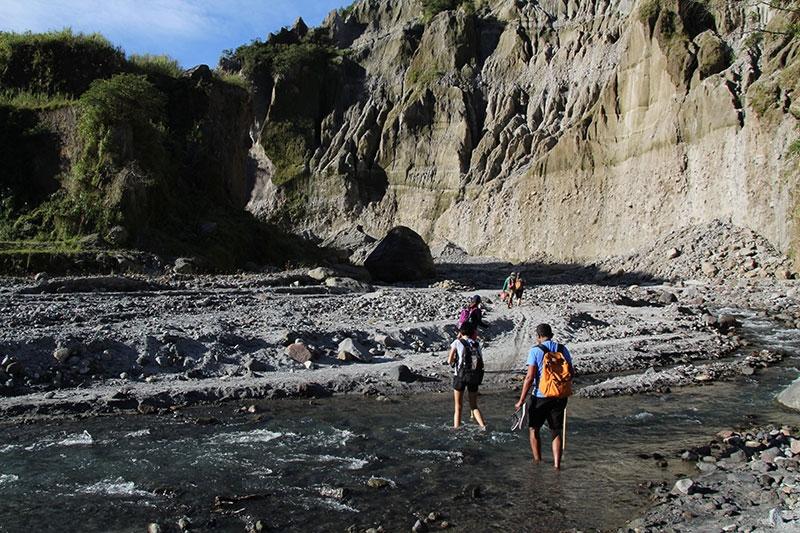 Dag 4 Tarlac / Excursie Vulkaan Pinatubo Je maakt een avontuurlijke excursie naar de Pinatubo (met picknicklunch).