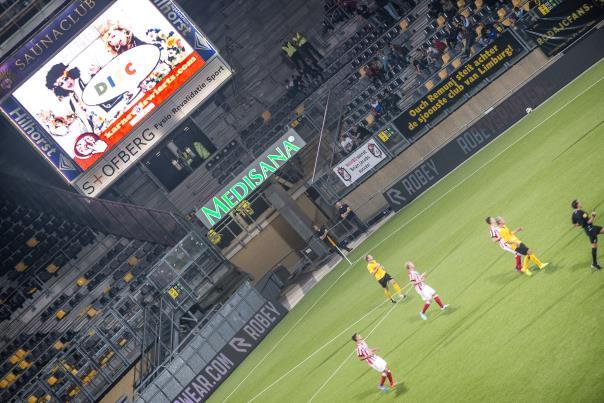 Naast het LED Screen aan de voorzijde van het stadion beheren wij de videoscreens in het stadion.