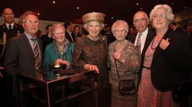 2. Over KWF Geschiedenis In 1949 ontving koningin Wilhelmina voor haar Gouden Regeringsjubileum ruim 2 miljoen gulden (een kleine 1 miljoen euro) van de Nederlandse bevolking.