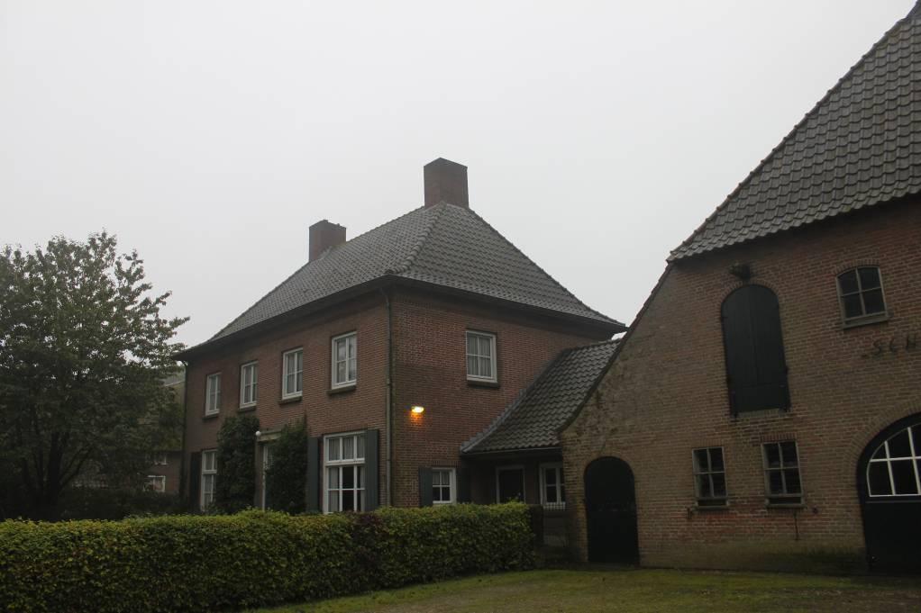 De kern Lithoijen bestaat uit oude huizen en grote boerderijen. Her en der heeft renovatie en nieuwbouw plaatsgevonden.