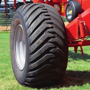 ZUIVERE SNEDE Om de bodem en de graszode te sparen, is een perfecte bodemaanpassing van de rotoren noodzakelijk en een geringe bodemdruk