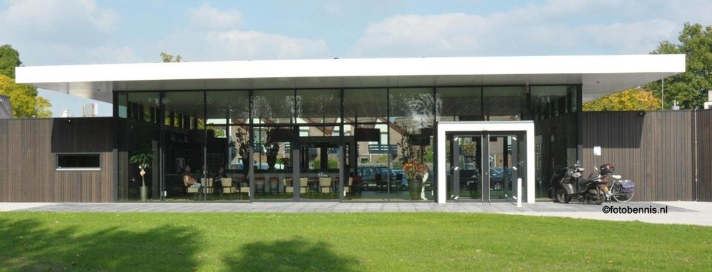 Website: www.cultuurhuiswoudenberg.nl 16. Cultuurhuis Lopik/Dorpshuis De Schouw geopend in 2013 Participanten: Bibliotheek, R.K. Kerk, Kegelvereniging.