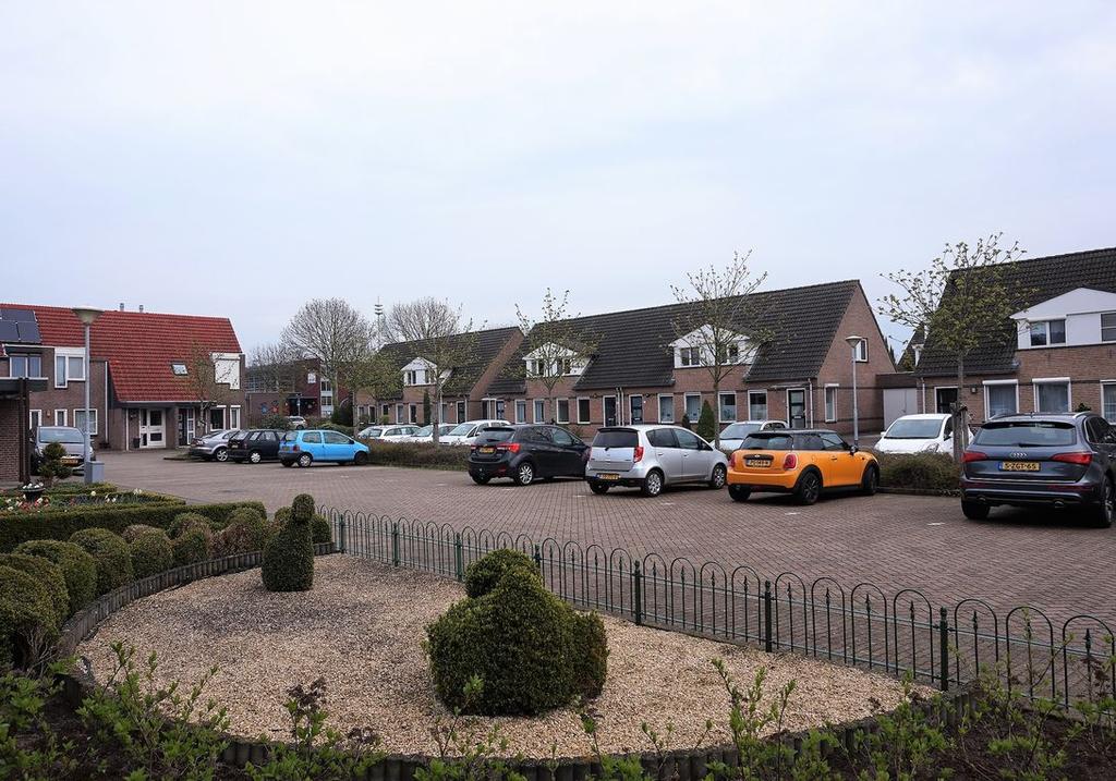 ALGEMEEN In 't Ven gelegen LEVENSLOOPBESTENDIGE woning met betegelde tuin met overdekt terras/ serre, berging en vrije achterom.