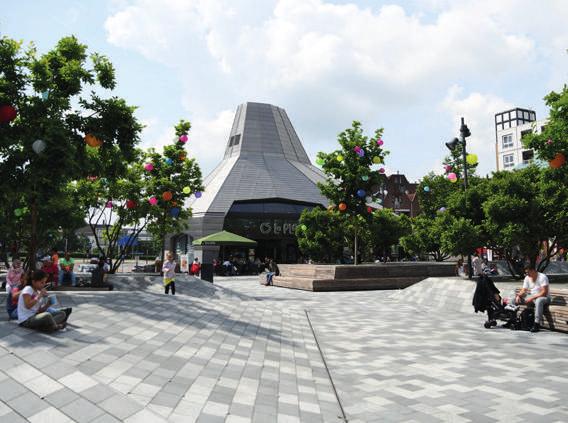 nieuwegein en houten als goede buur Vele