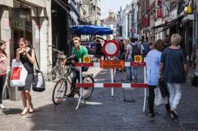 indien nodig wordt de voorrang