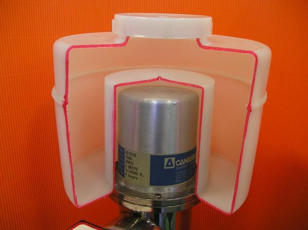 Vraagstuk 4: Watermonster In een laboratorium wordt een watermonster gemeten. Het is bekend welke radionucliden aanwezig kunnen zijn in het water.