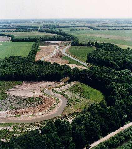 Sturende factoren: profiel huidig profiel recht lengteprofiel norm dwarsprofiel stuwen oever deels kaal Koningsdiep beekprofiel wensen aangepaste meandering over gehele traject (E-S balans)