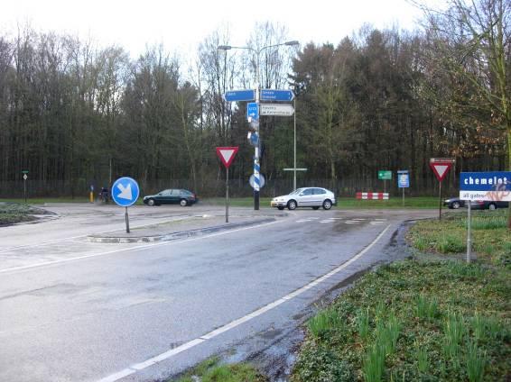 Hypothese bevestigd In het kader van de AVOC zijn geen snelheidsmetingen uitgevoerd, tijdens het locatiebezoek is echter opgemerkt dat de snelheid van het rechtdoorgaande verkeer op de