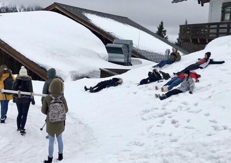 En we deden dat ook samen met de kinderen uit Portugal. Waarmee we heel hecht waren geworden tijdens de uitwisseling.