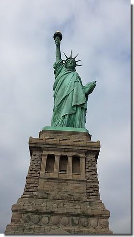Een bezoek aan het vrijheidsbeeld op Liberty Island mag natuurlijk niet ontbreken! file:///c /Users/J.W.