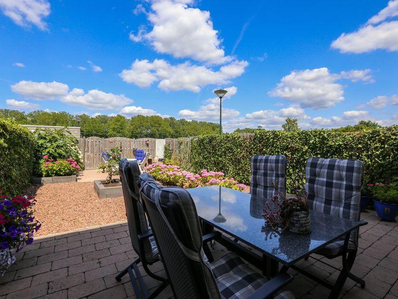 Hoekwoning met diepe tuin Vrije ligging aan achterzijde Pure ontspanning in de groene ruimte!