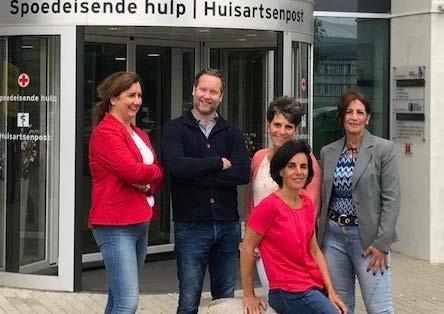 Samen werken aan toekomstbestendige huisartsenzorg ZGWA ontzorgt huisartsen ZGWA spant zich in om de werklast van de aangesloten huisartsen te verminderen.