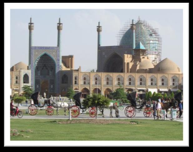 Dag 4: Imam plein Isfahan Tijdens onze verkenning van de stad zien we onder andere het grootste Imam plein, de Lotfolah-moskee, het Ali Qapupaleis en de Imammoskee.