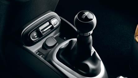 82 01 468 749 02 Renault Sport versnellingspookknop Voeg een typische Renault Sport touch toe aan je Clio!