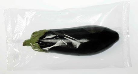 Zo raakt binnen korte tijd de gehele inhoud van een doos aubergines besmet. Om dit te voorkomen zou het insealen of flowpacken van aubergines een oplossing zijn.