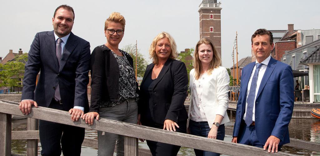 Meer informatie? Wij staan voor u klaar André de Koning 06-204 06 929 andredekoning@dekoningwonen.nl Mirjam Ohlenbusch 06-171 33 717 mirjamohlenbusch@dekoningwonen.