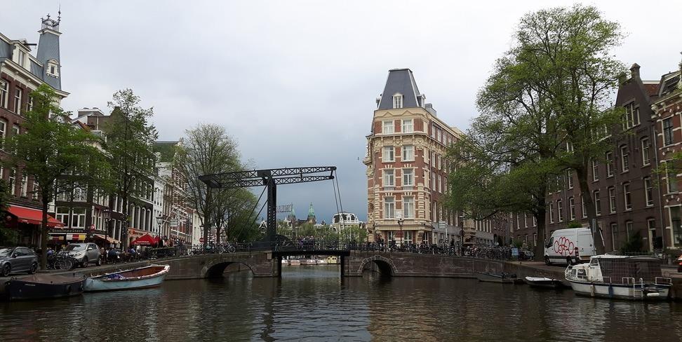Geef mij maar Amsterdam & Klein Carré groep Geef mij maar Amsterdam Dat is mooier van Parijs! Wie houdt er niet van Amsterdam?