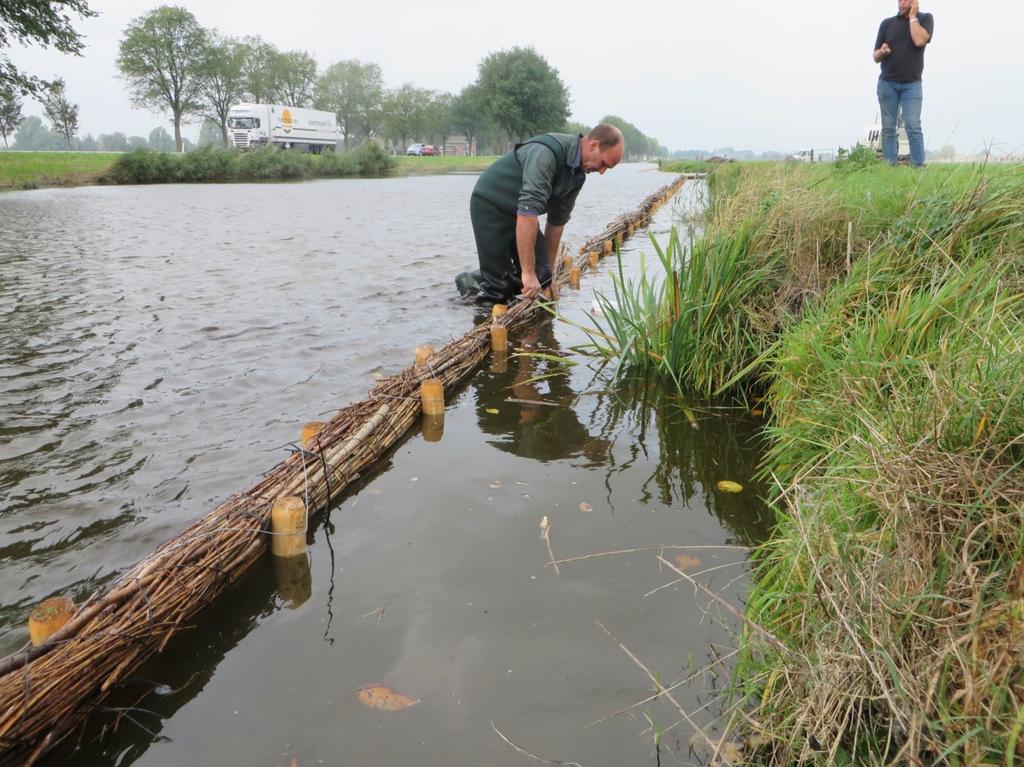 4. InrichAng van de NVO Alle natuurvriendelijke oevers in ons werkgebied zijn op dezelfde wijze aangelegd.