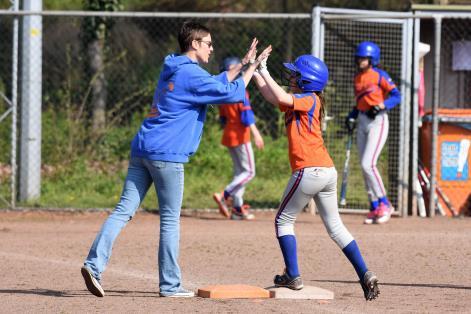 Lotte mocht starten met pitchen met Neyangela als catcher en daarna heeft ook