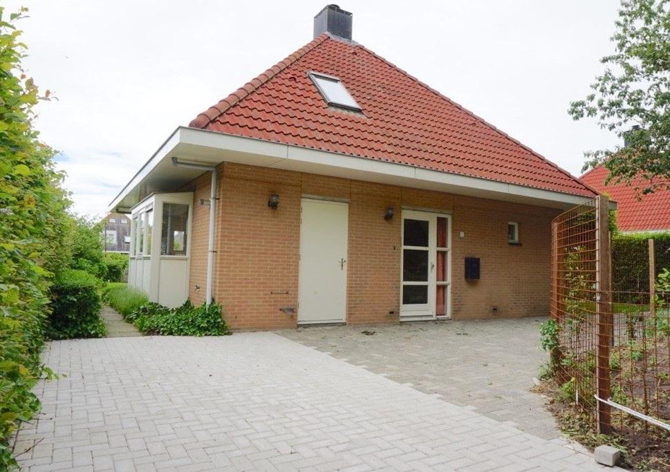 Meer INFORMATIE Informatie over deze woning of de dienstverlening van Waterrijk Wonen? Neem vrijblijvend contact met ons op: De heer Henk A. Aukema Gecertificeerd SCVM / NRVT makelaar-taxateur o.g. 0513-418 622 info@waterrijkwonenfriesland.