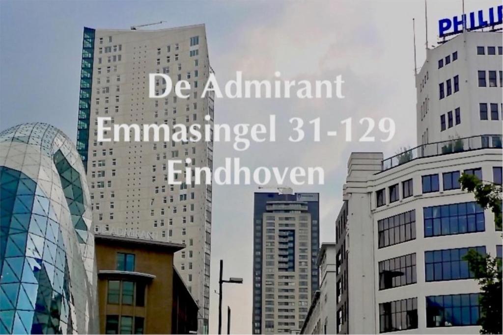 Omschrijving ROYAAL 3-KAMERAPPARTEMENT IN HARTJE EINDHOVEN Dit luxe 3-kamerappartement meet ca. 135 m² en is gelegen op de 12de verdieping van woontoren De Admirant in het stadshart van Eindhoven.