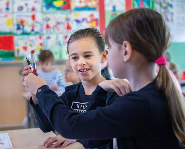 Augustus 2019 31 29 30 31 1 2 3 4 32 5 6 7 8 9 10 11 33 12 13 14 15 16 17 18 34 19 20 21 22 23 24 25 1e schooldag Start Gouden Weken 15.